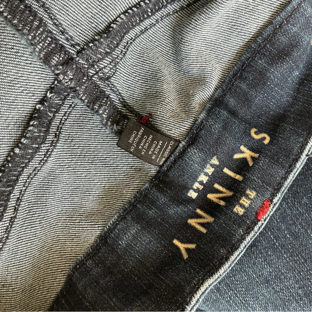 WHBM Skinny Ankle Jeans Button Hem